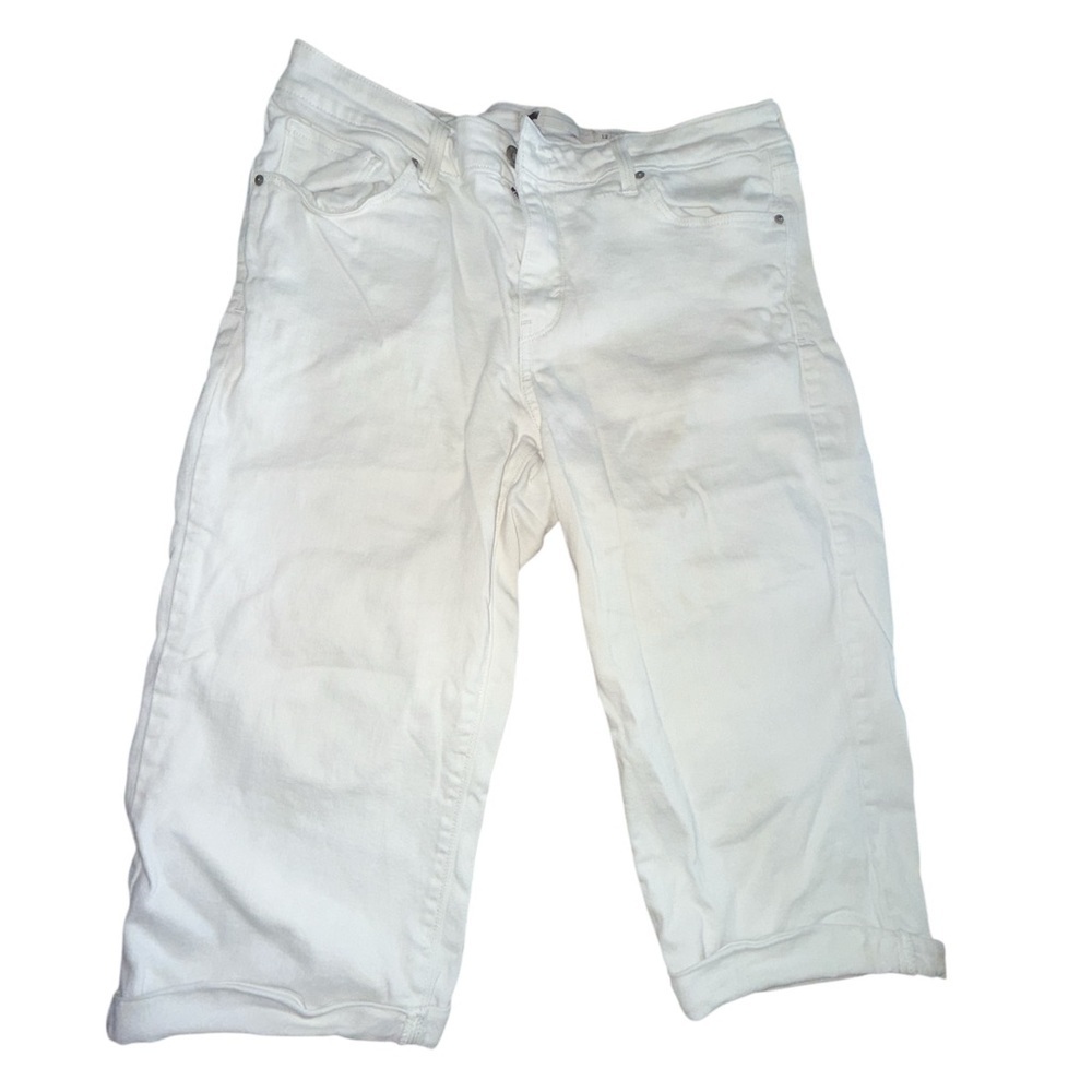 Levi's White Women's Bermuda Shorts - Picture 2 of 5